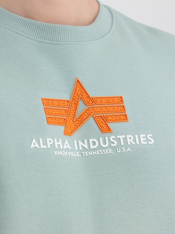 ALPHA INDUSTRIES Sweatshirt in Groen