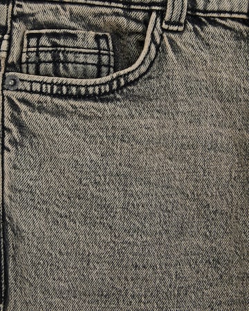 WE Fashion Loosefit Jeans i grå