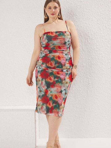 Trendyol Curve Summer dress in Pink: front