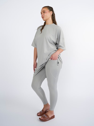 Chay Maillot de bain sport 'Sports swimsuit 'Chay Sea Active Burkini Swimset sport Light Grey' en XS en gris clair, Vue avec produit