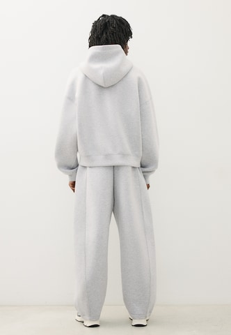 Baggy Pantaloni di Bershka in grigio