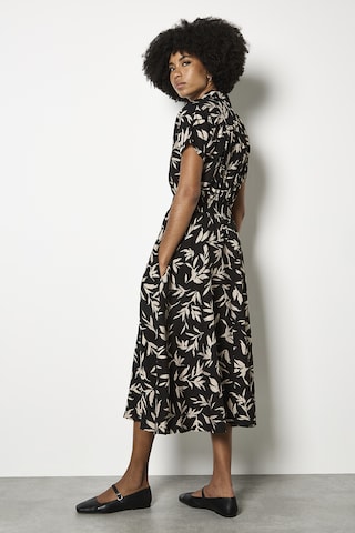 Apricot Dress ' ' in Green