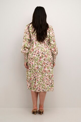 Robe 'Dry' KAFFE CURVE en beige