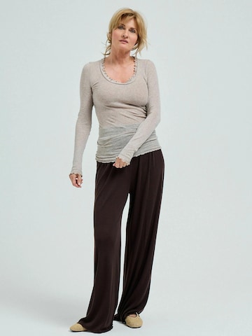Maglietta 'Romance' di Seamless Basic in beige