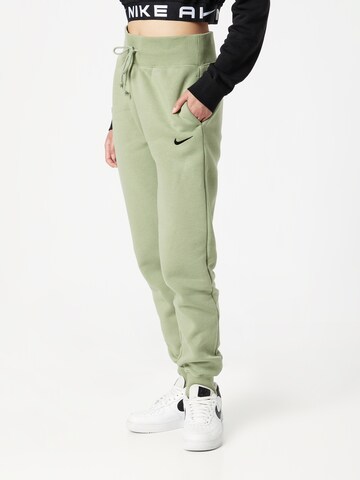 Effilé Pantalon Nike Sportswear en vert : devant