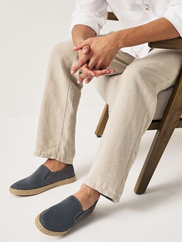 Next Espadrilles in Grijs: voorkant