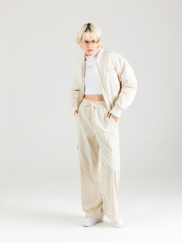 Tommy Jeans Loosefit Cargobroek 'DAISY' in Beige