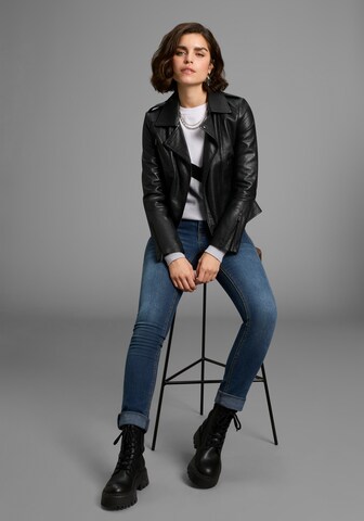 LAURA SCOTT Sweater in Black