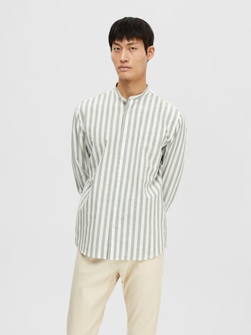 Coupe regular Chemise SELECTED HOMME en vert : devant