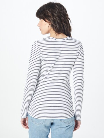 Tricou 'CAROLENA' de la Club Monaco pe alb