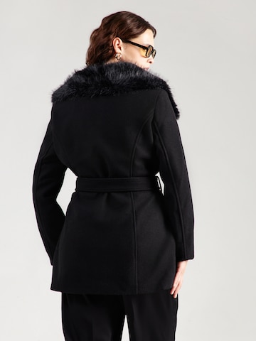 Vero Moda Curve - Abrigo de entretiempo 'VMCAUTUMNBETTY' en negro