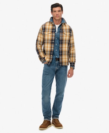 Coupe regular Chemise Superdry en jaune