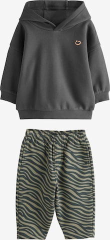 Next Облекло за бягане в сиво: отпред