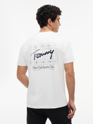 Tommy Jeans Paita 'SIGN FLAG' värissä valkoinen: etupuoli