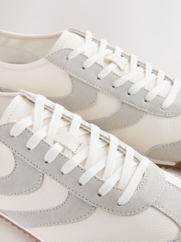 Baskets basses Next en beige