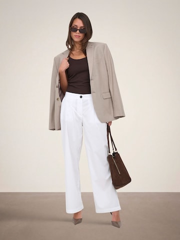 JDY Loose fit Trousers 'JDYMio' in White