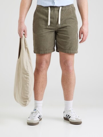 Lindbergh Regular Chino trousers in Green: front