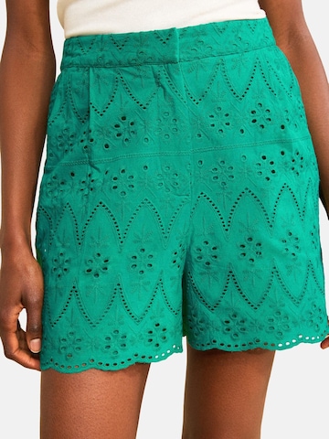 love & roses Regular Shorts in Grün: Vorderseite