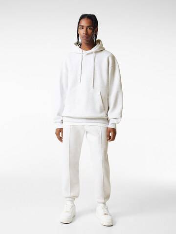 Bershka Tapered Hose in Grau