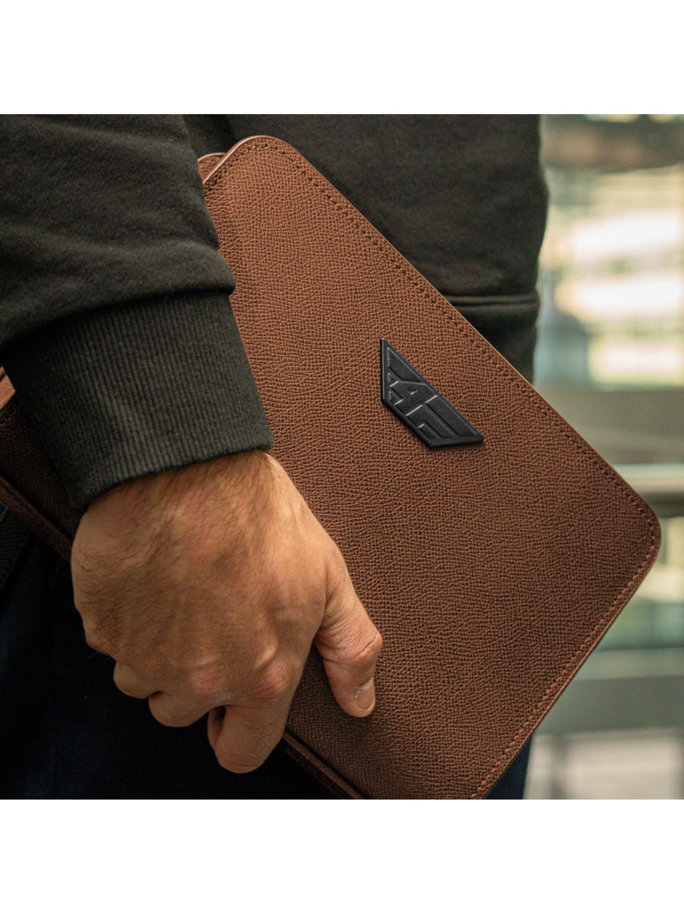 4FLY Handbag in Brown