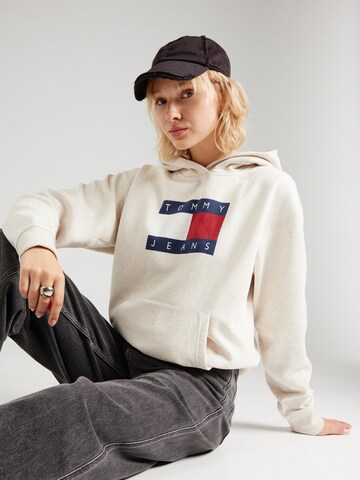 Tommy Jeans Sweatshirt in Bruin: voorkant