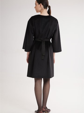 4TAILORS - Kimono 'Scarlet' en negro