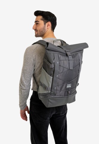 Johnny Urban Backpack 'Allen Large Move' in Grey: front