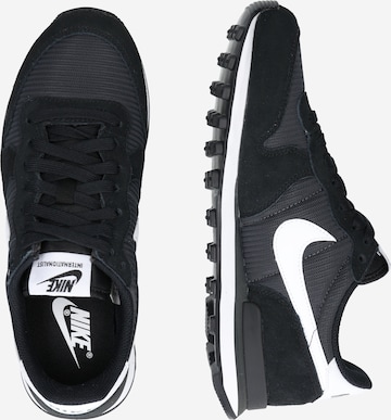 Nike Sportswear Platform trainers 'Internationalist' in Black