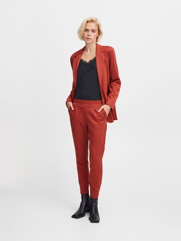 ICHI - Slimfit Pantalón chino 'KATE' en rojo