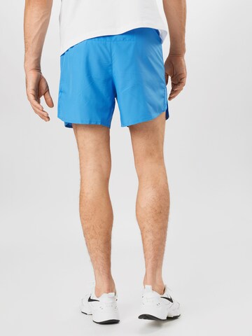 NIKE Regular Sportshorts in Blau