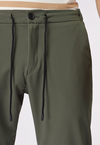 ROY ROBSON Regular Pants in Green