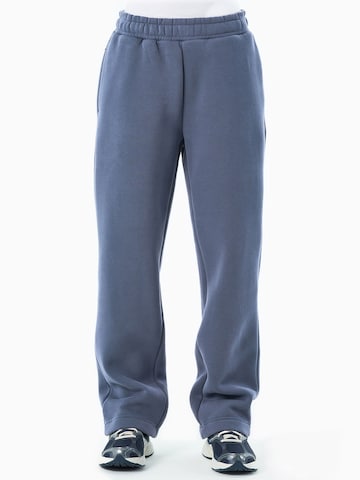Organication Loose fit Pants in Blue: front