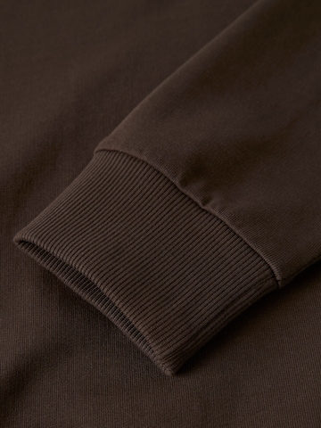 Sweat TWO SOON en marron