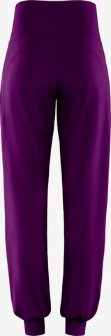 Effilé Pantalon de sport 'LEI101C' Winshape en violet