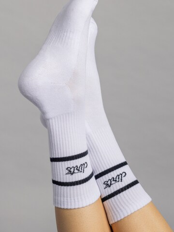 Dirts Socken 'Classic Striped Socks'‌‌‌‌‌‌‌‌‌ in Weiß