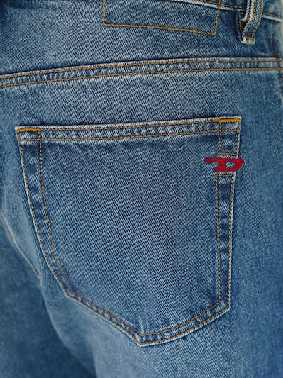 Jeans DIESEL di colore blu denim, Visualizzazione prodotti