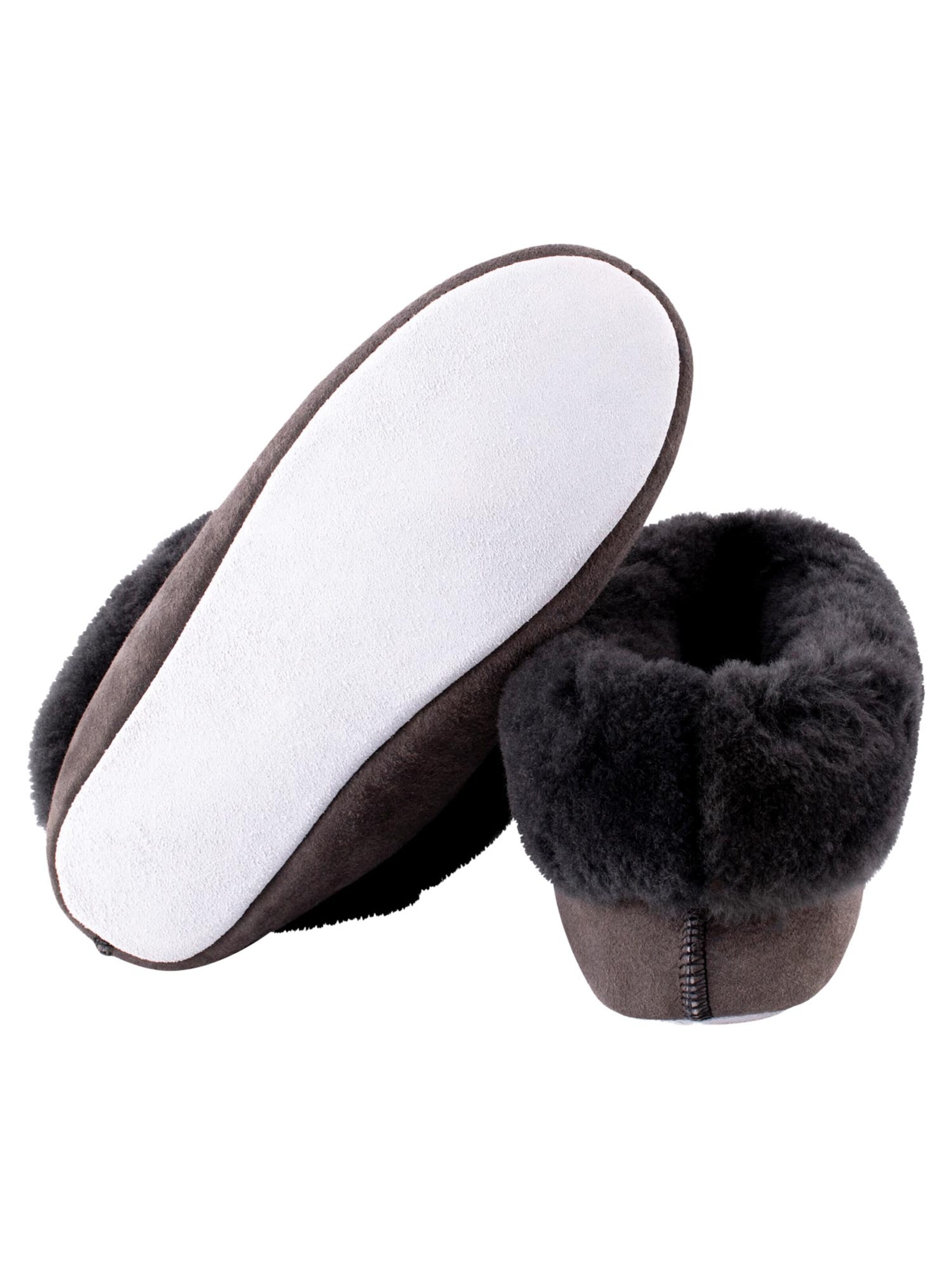 SHEPHERD Slippers 'Moa' in Black
