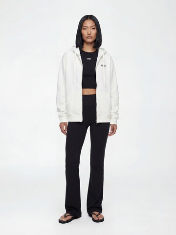 balts V!BE STUD!OS Sportiska jaka