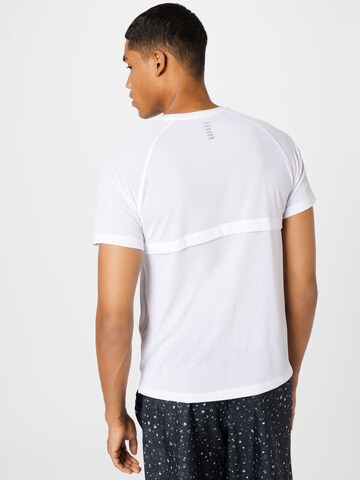 UNDER ARMOUR Functioneel shirt 'Streaker' in Wit