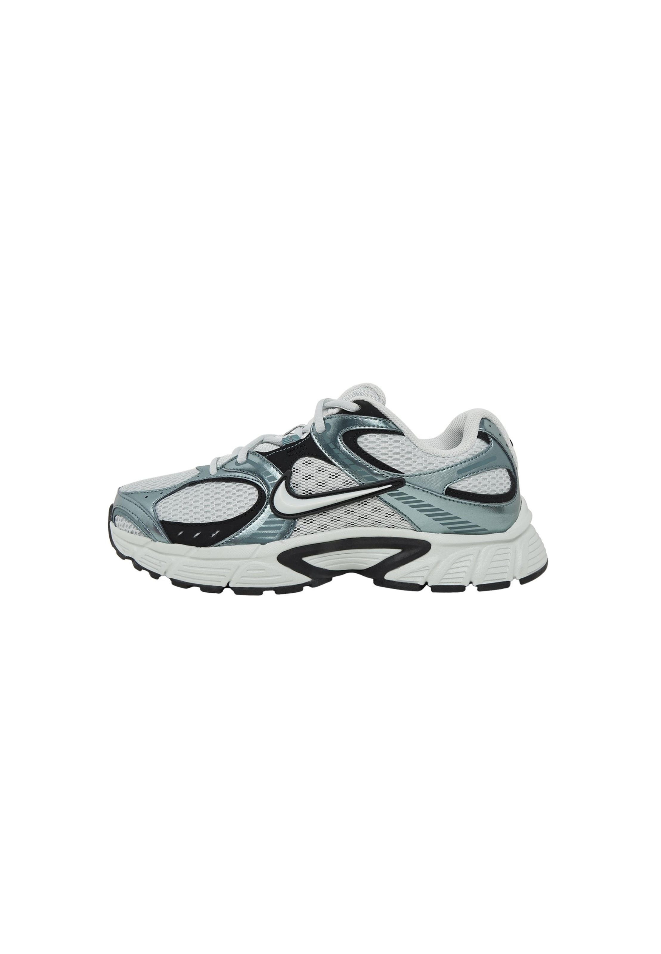 Nike Sportswear Низкие кроссовки 'V5 RNR' в Серебристый: спереди