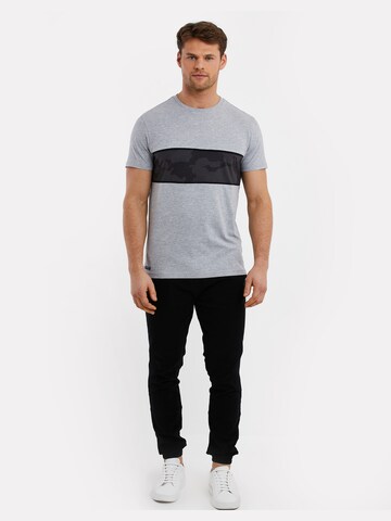 Threadbare T-Shirt 'Trail' in Grau