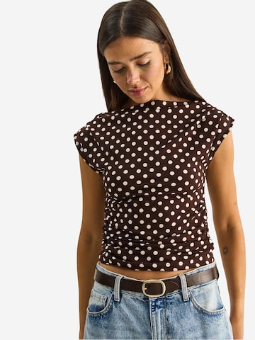 Bianco Lucci - Blusa em castanho