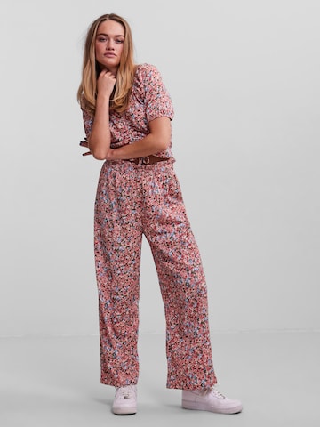 PIECES Regular Pants 'Selina' in Pink