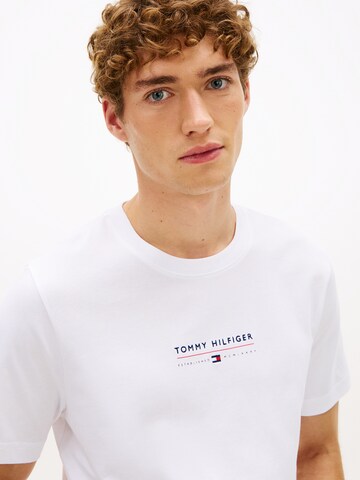 TOMMY HILFIGER Μπλουζάκι 'BRAND LOVE' σε λευκό