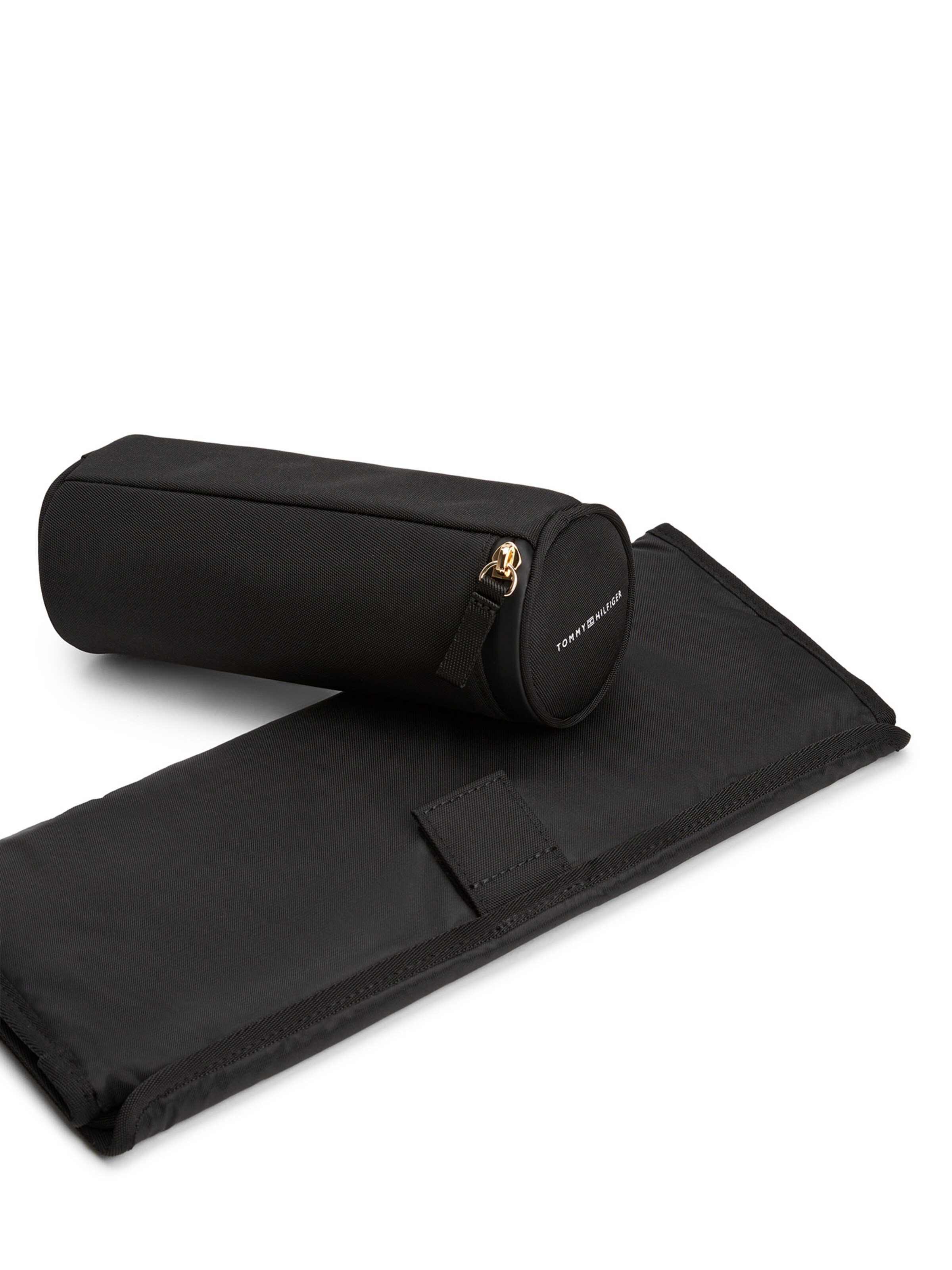 TOMMY HILFIGER Bag 'Essential' in Black