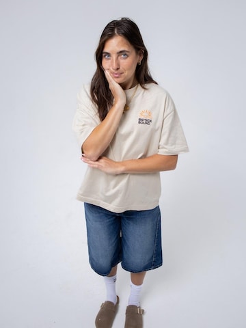 BAYSIDE BOUND Shirt 'THE SUNRISE UNISEX BOXY TEE'‌‌‌‌‌‌‌‌‌‌ in Beige