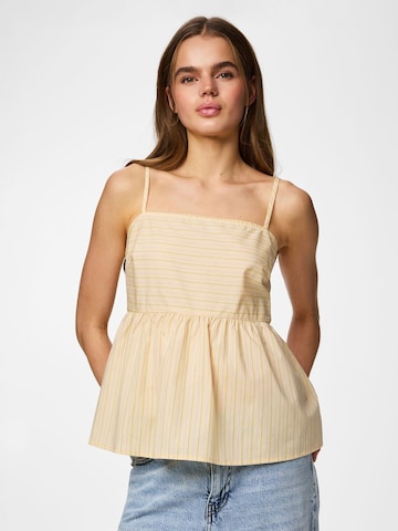 PIECES Top 'PCApril' in Geel: voorkant