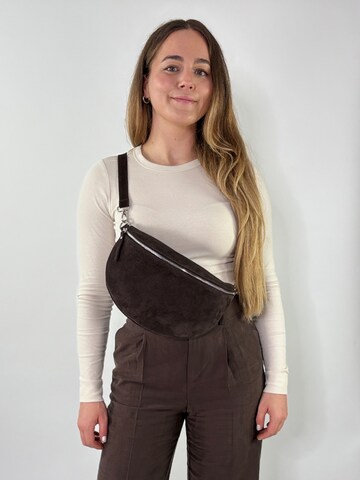 lePelou Fanny Pack 'VALENTINA large' in Brown: front