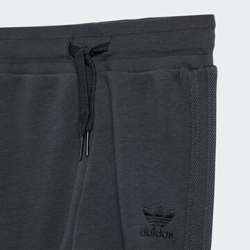Tuta da jogging di ADIDAS ORIGINALS in grigio