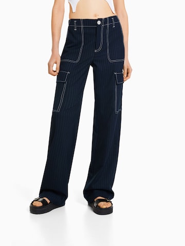 Loosefit Pantalon Bershka en bleu : devant